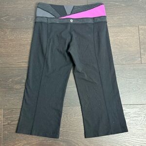 LULULEMON Womens Leggings REVERSIBLE Cropped Elastic Waist Black Pink Size 6